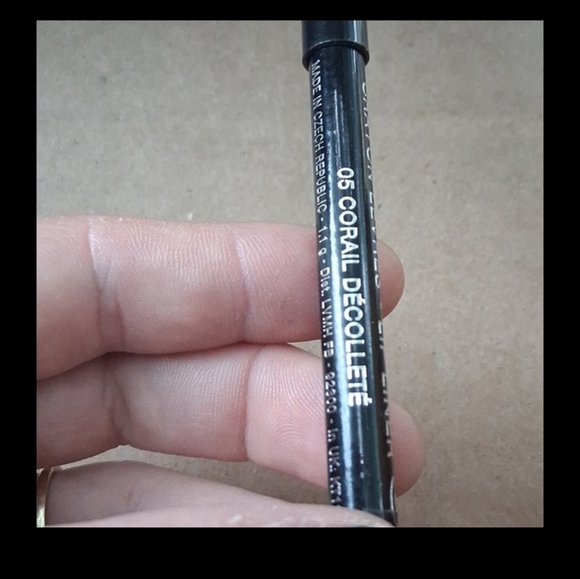 Givenchy NWOB Coral Lip Liner - Picture 2 of 4